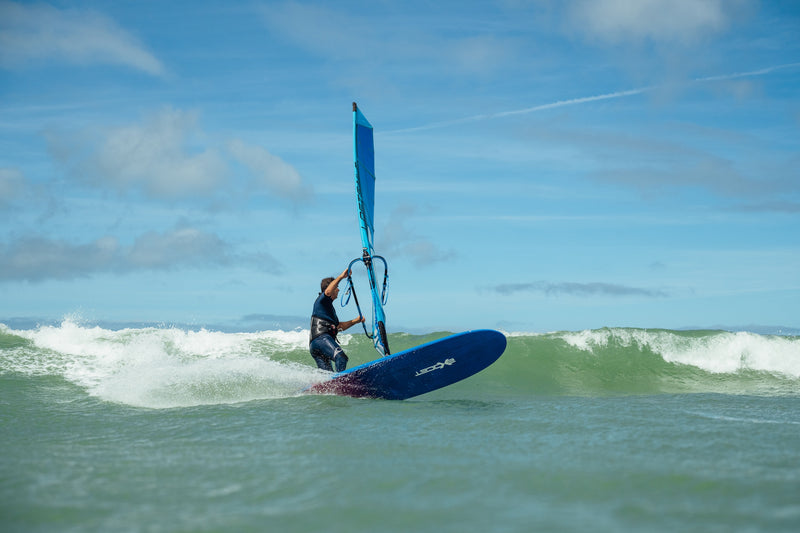 Breeze V2 Silver 9'10 in action