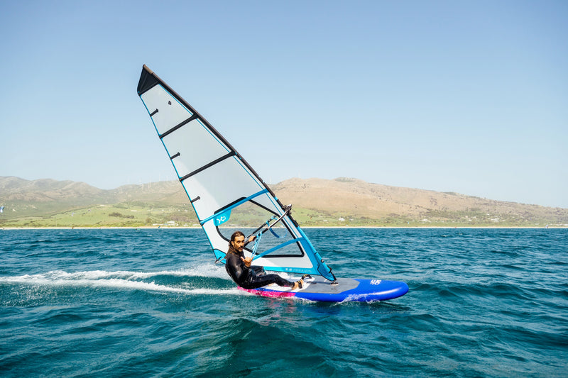 Neon SL Inflatable Windsurf 15 PSI in action